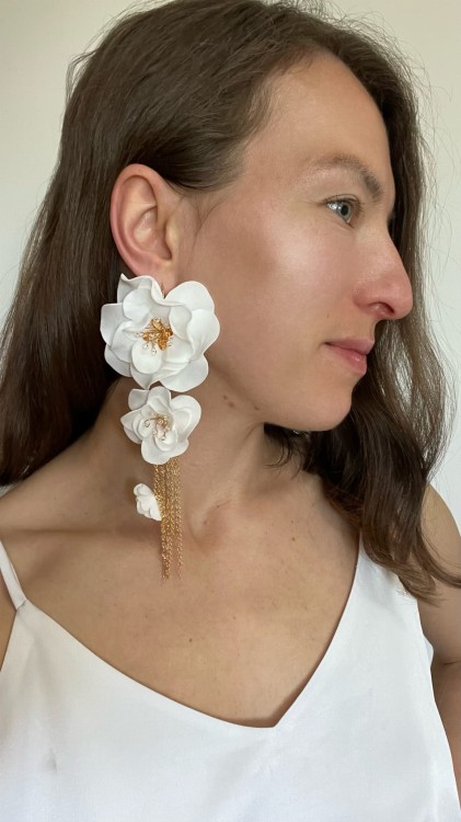 Large oversized bridal earrings with big flowers (9).jpeg