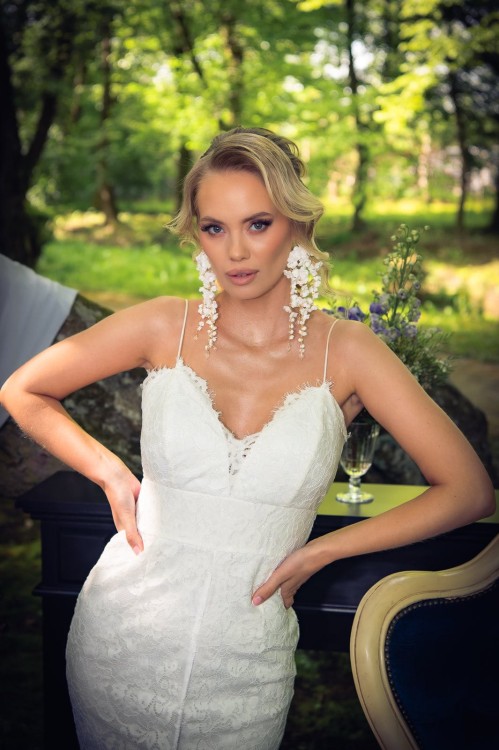 Kolczyki ślubne białe kwiatowe 2.jpg