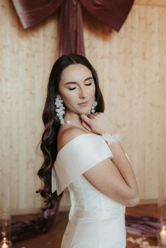 Biżuteria ślubna kwiatowa, kolczyki jedwabne, kolczyki z perłami  (18).jpg